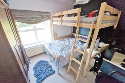 bedroom2a.jpg