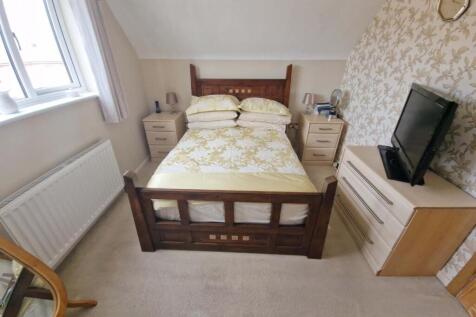 bedroom1.jpg