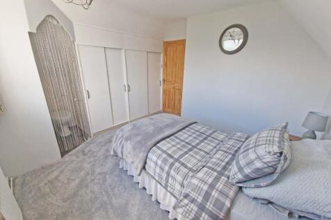 bedroom2c.jpg