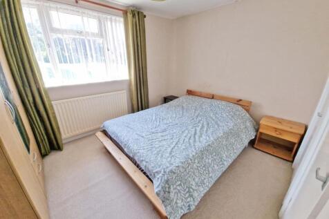 bedroom1a.jpg