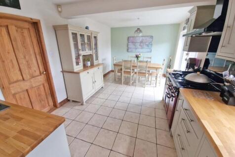 Kitchen3.jpg