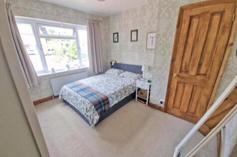 bedroom2a.jpg