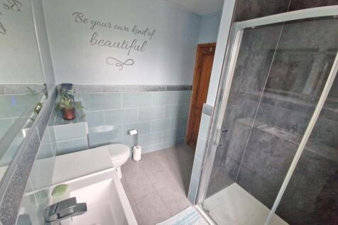 Shower room.jpg