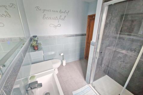 Shower room1.jpg