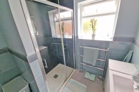 shower room2.jpg
