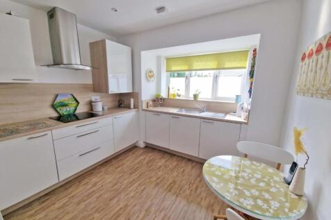 kitchen2.jpg