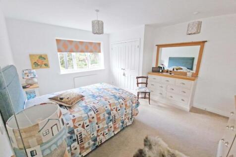 bedroom1b.jpg