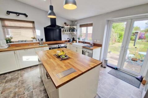 KITCHEN2.jpg