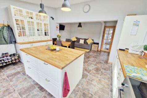 KITCHEN1.jpg