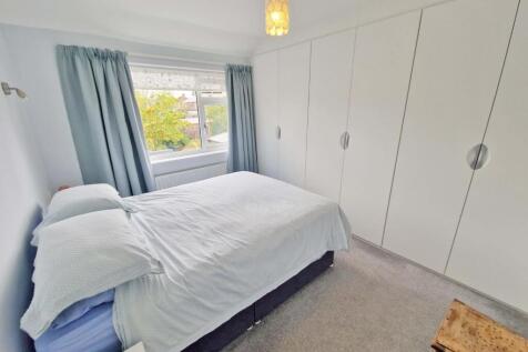 BEDROOM1.jpg