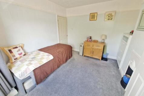 bEDROOM2.jpg