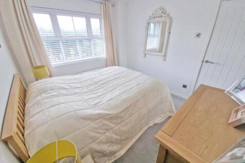 bedroom2a.jpg