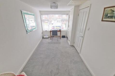 bedroom4b.jpg