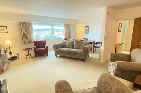 garth ct 9 lounge pic 2.jpg