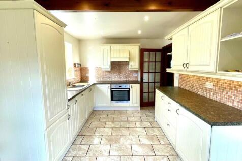 DOUBLE ASPECT KITCHEN/BREAKFAST ROOM