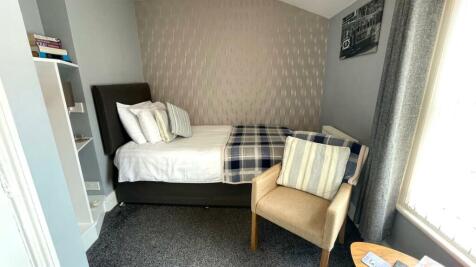 BEDROOM 7