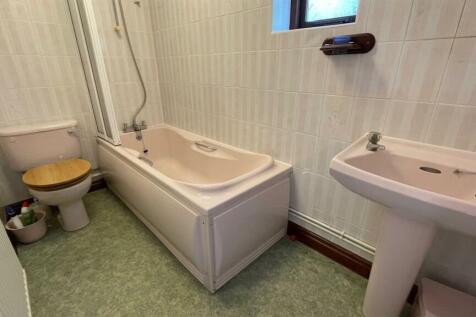 3-PIECE BATHROOM