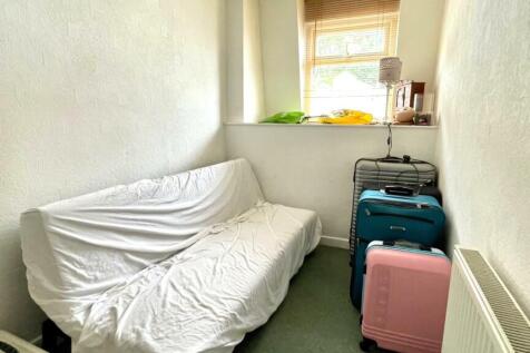 OCCASIONAL BEDROOM 3