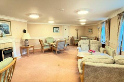 PENRHYN COURT COMMUNAL LOUNGE