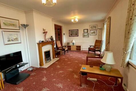 DOUBLE ASPECT LOUNGE