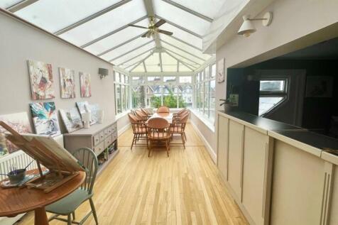 CONSERVATORY/BAR AREA