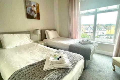 BEDROOM 14