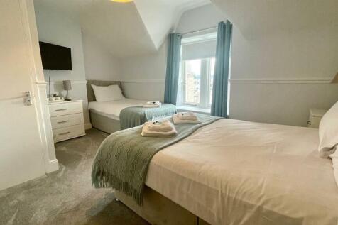 BEDROOM 20