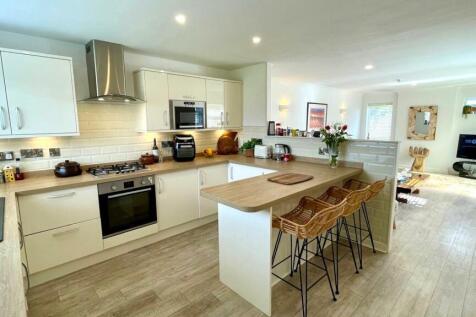 OPEN PLAN LOUNGE/ DINING ROOM/ KITCHEN