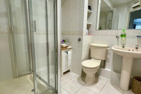 TILED 3 PIECE SHOWER ROOM