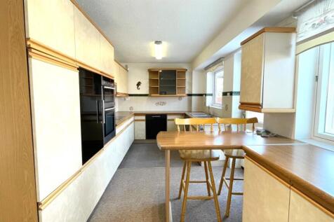 KITCHEN/ BREAKFAST ROOM