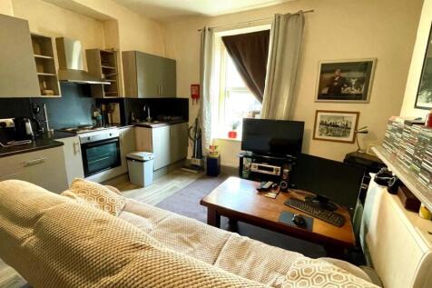 LOUNGE/KITCHEN