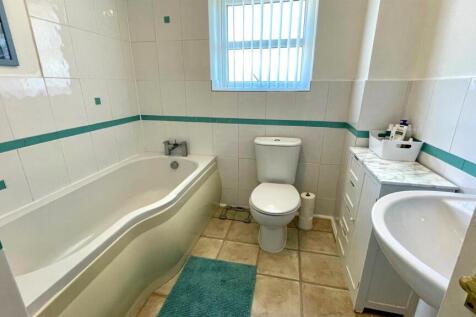 3-PIECE BATHROOM