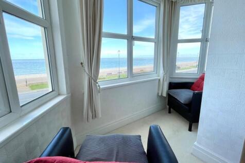 SITTING AREA WITH BAY WINDOW