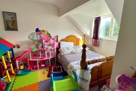 BEDROOM 5