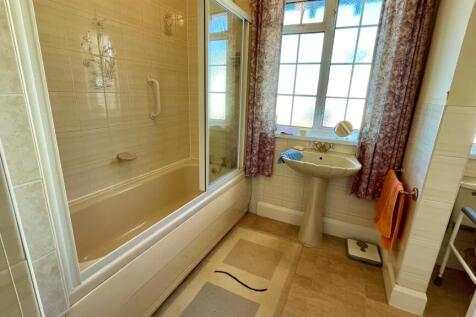 2-PIECE BATHROOM