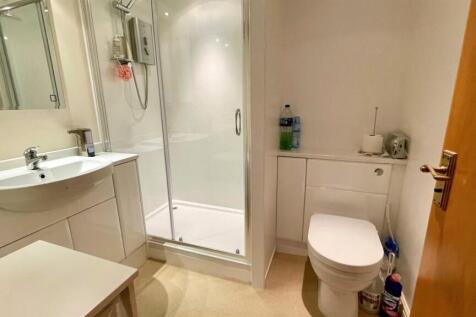 SHOWER ROOM (Newly fitted)