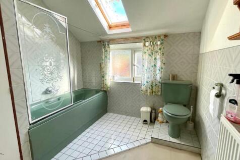 3-PIECE BATHROOM