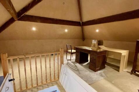 ATTIC ROOM