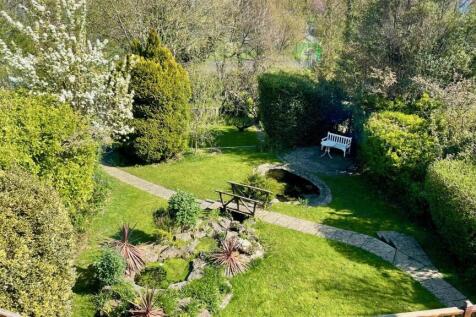 VIEW TO GARDEN FROM BEDROOM 2