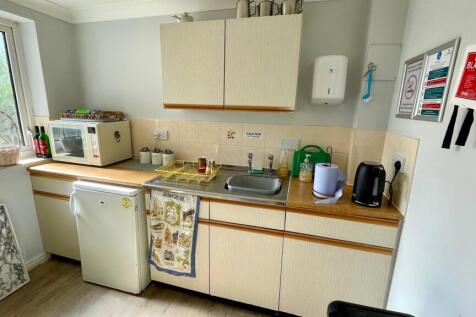 KITCHEN-TEA ROOM