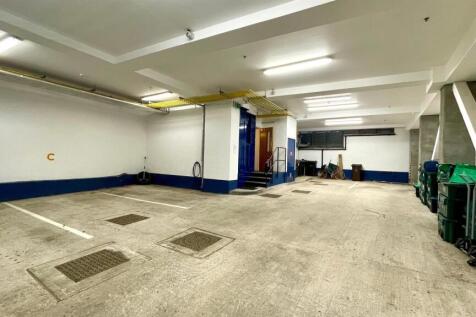 OPEN PLAN GARAGE
