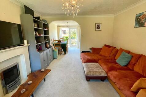 LOUNGE/ DINING ROOM