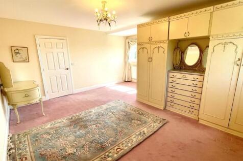 DOUBLE ASPECT L SHAPED BEDROOM 1