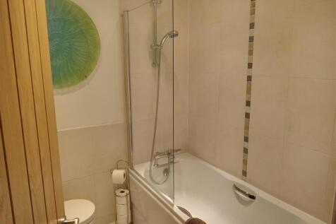 3-PIECE BATHROOM
