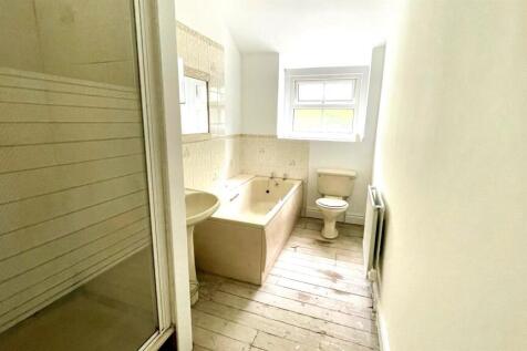 4-PIECE BATHROOM