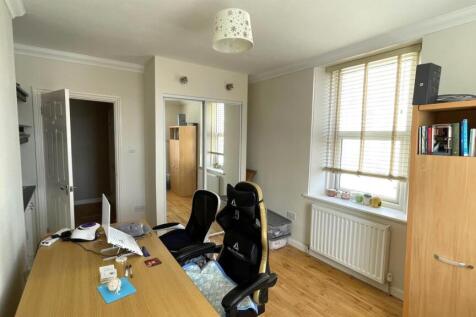 DOUBLE BEDROOM 2