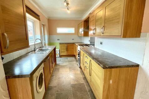 KITCHEN/ BREAKFAST ROOM