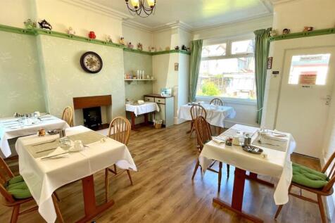 GUEST DINING ROOM 1