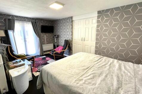 OWNERS BEDROOM