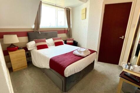 GUEST ROOM 5